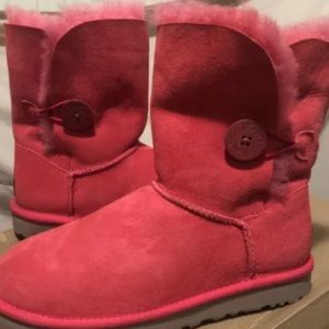 UGG boots lipstick red.